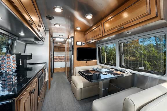 Airstream Getaway - Hot Tub & Fire Pit - Image 3