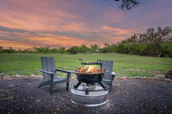 Broken Arrow - Private Escape, Hot Tub & Fire Pit - Image 4