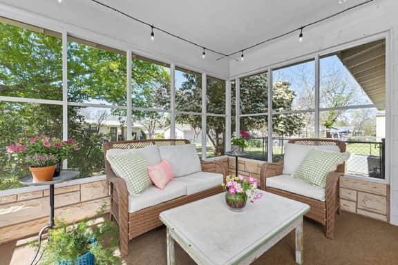 Vintage Veranda - Ping Pong Table & More! - Image 5