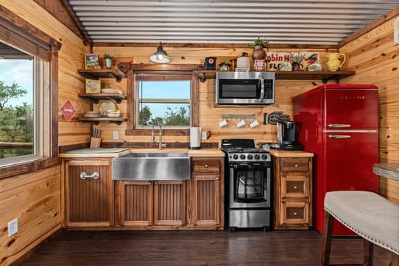 Hill Country Cabin - Cozy Rustic Getaway - Image 2