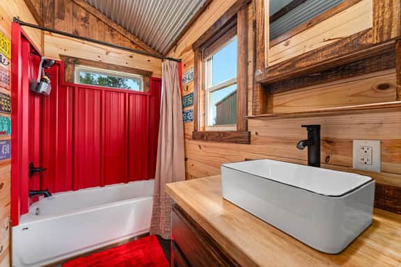 Hill Country Cabin - Cozy Rustic Getaway - Image 5