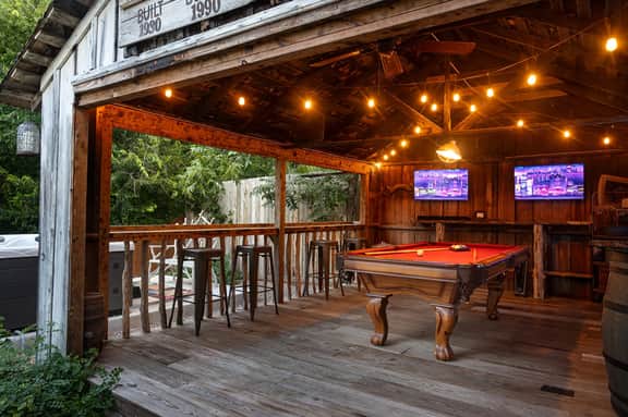 Charmed Haus - Hot tub & Pool Table - Image 2