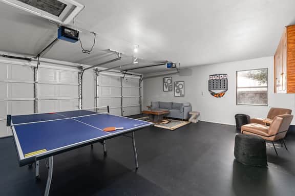 Home & Vine - Hot Tub, Fire Pit & Cowboy Pool - Image 4