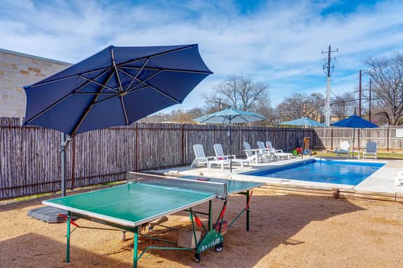 Cosmopolitan- Hot Tub, Heated Pool & Fire Pit - Image 4