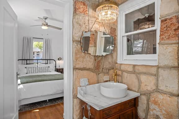 The Rock Haus - Hot Tub & Fire Pit - Image 4