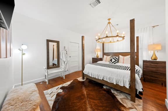 Poplar Place Main - Hot Tub & Fire Pit - Image 3