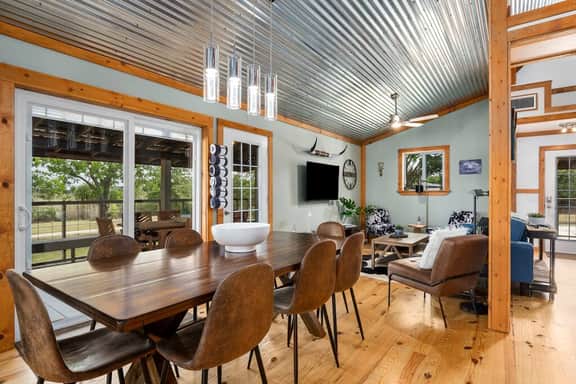 Hollmig Haus - Hot Tub, Cowboy Pool & Beauty Bar - Image 3