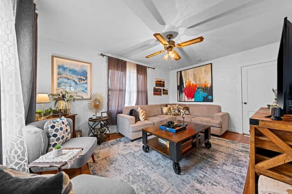 Primrose Cottage - Fire Pit & Close to Downtown - Image 4