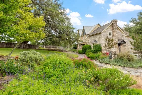Fred Haus - Historic home with Hot Tub & Fire Pit - Image 4