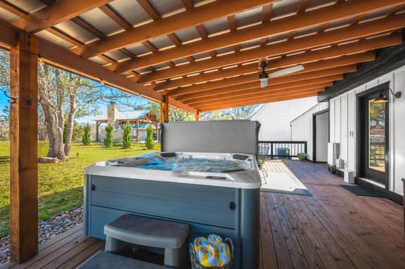 Blanco Mariposa - Hot Tub & Fire Pit - Image 3