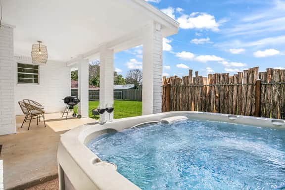 A Crystal Place - Hot Tub & Fire Pit - Image 3