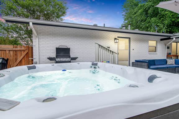 Taste of Tuscany - Hot Tub, Fire Pit & Pool Table - Image 2